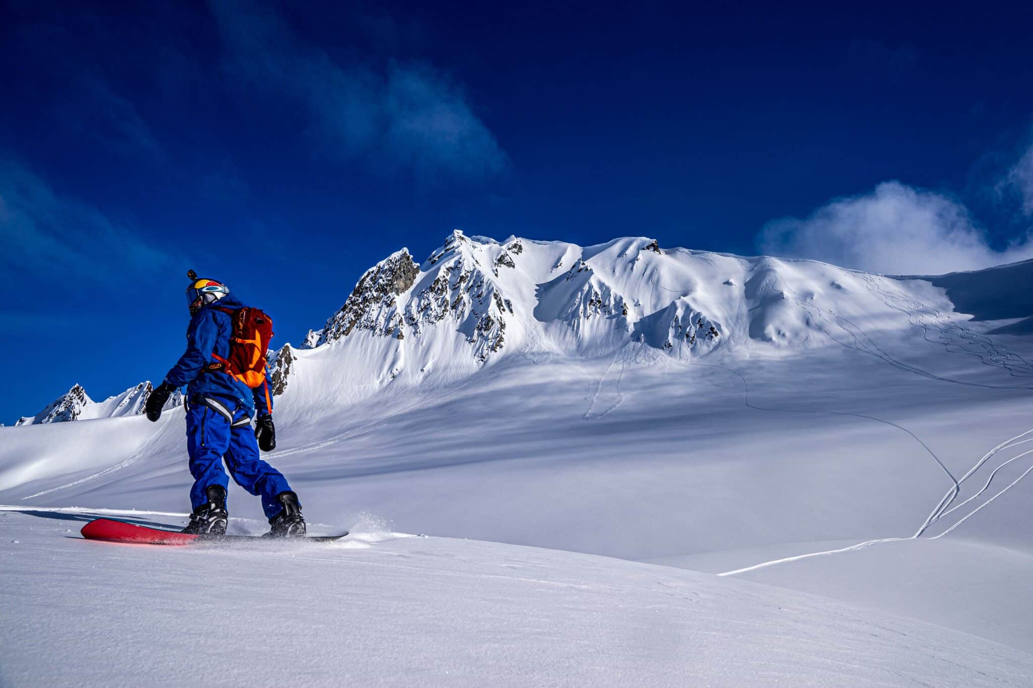 Heli Skiing and Snowboarding | Mountain Lodge