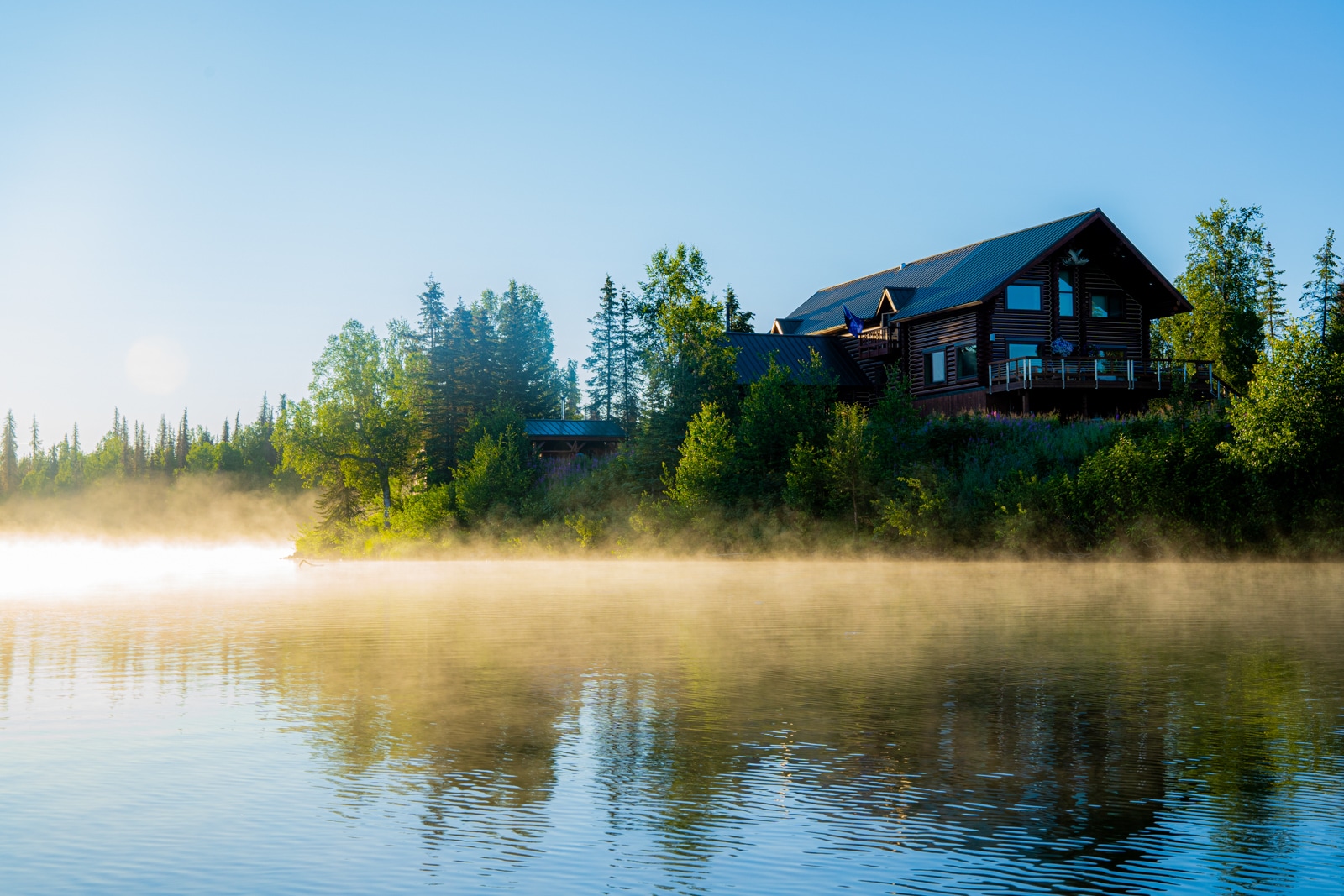 Tordrillo Mountain lodge on a foggy morning