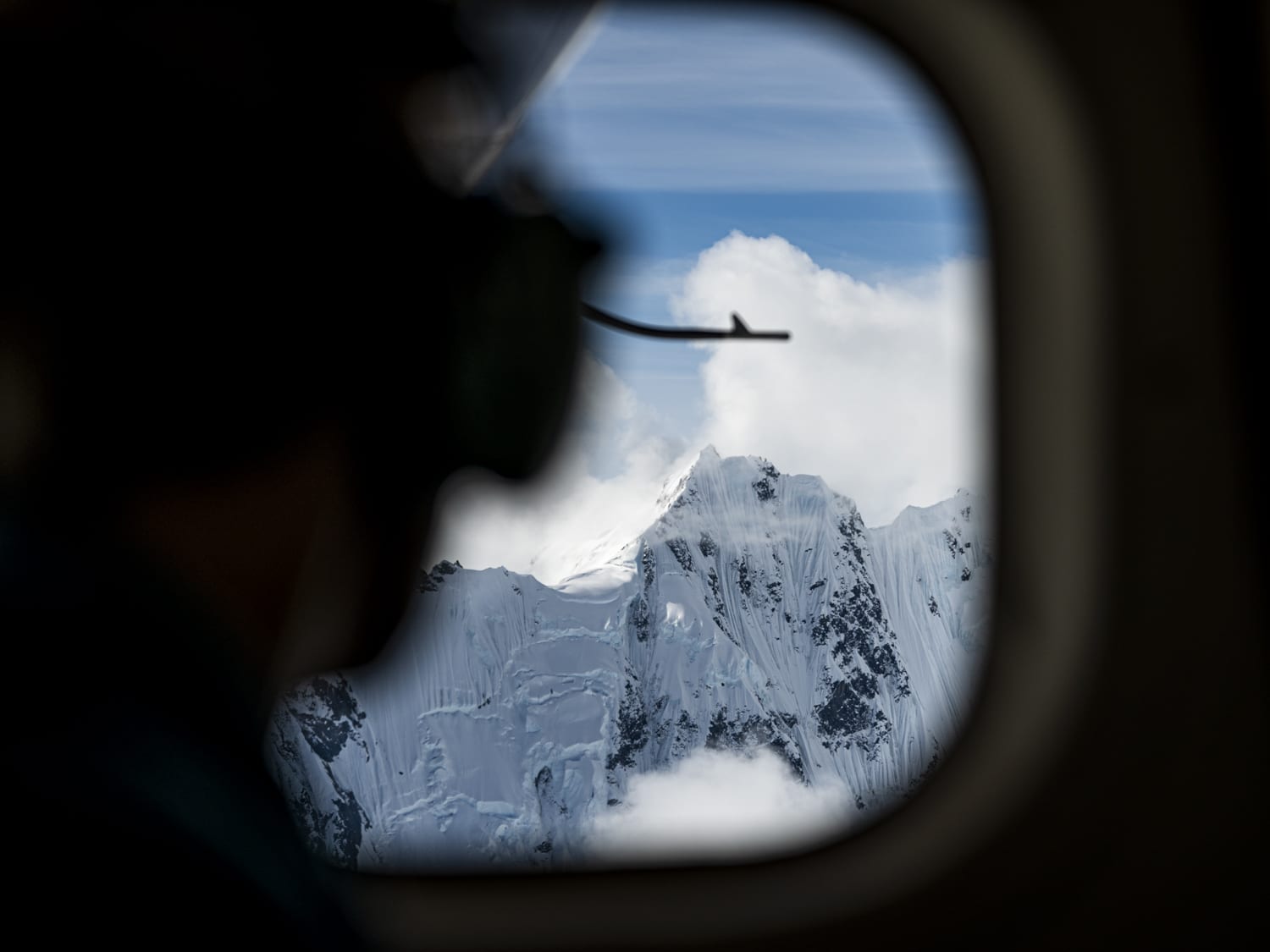 Flying through the tordrillo mountains in a turbine otter